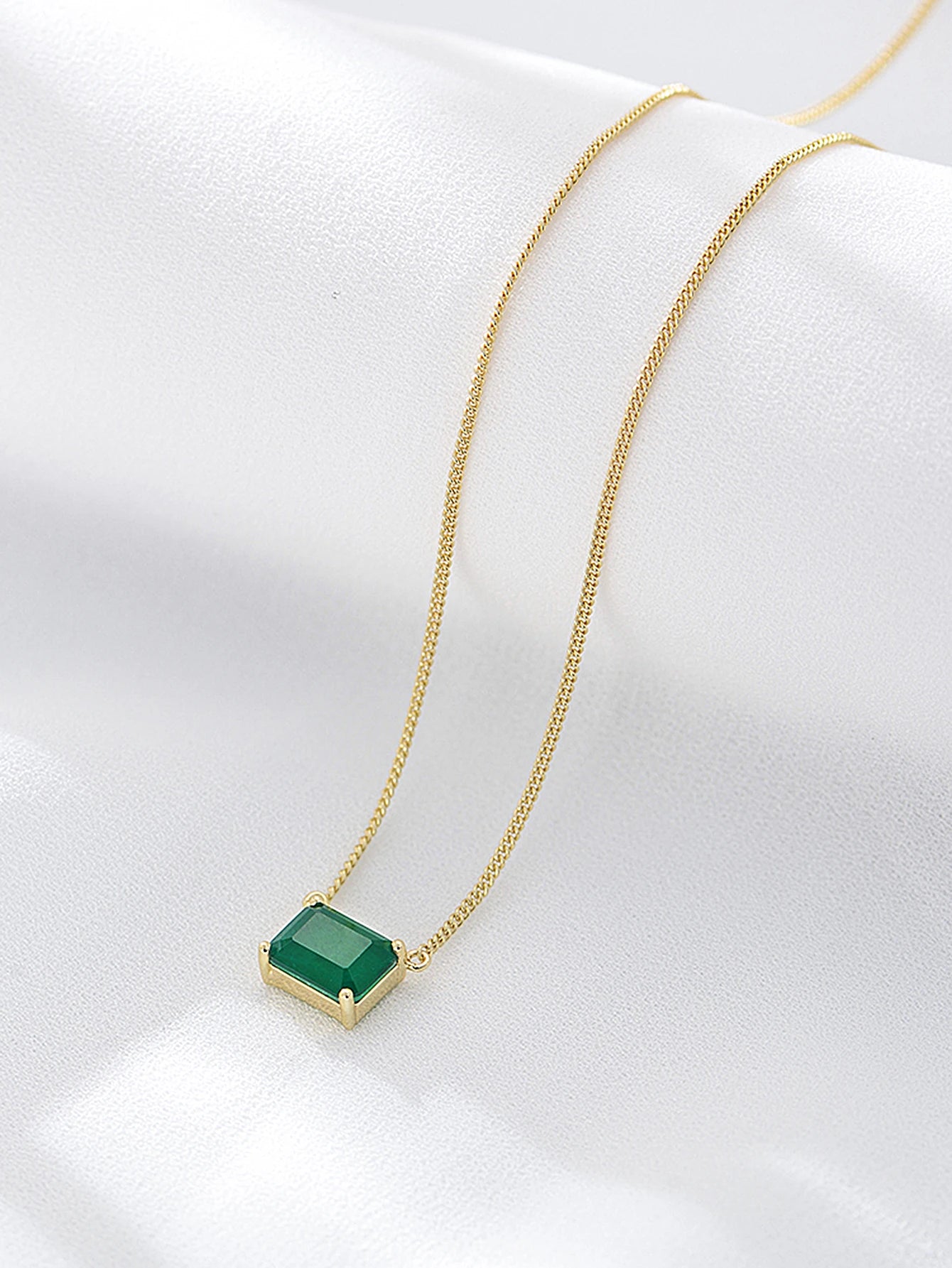 Emerald Elegance Necklace™