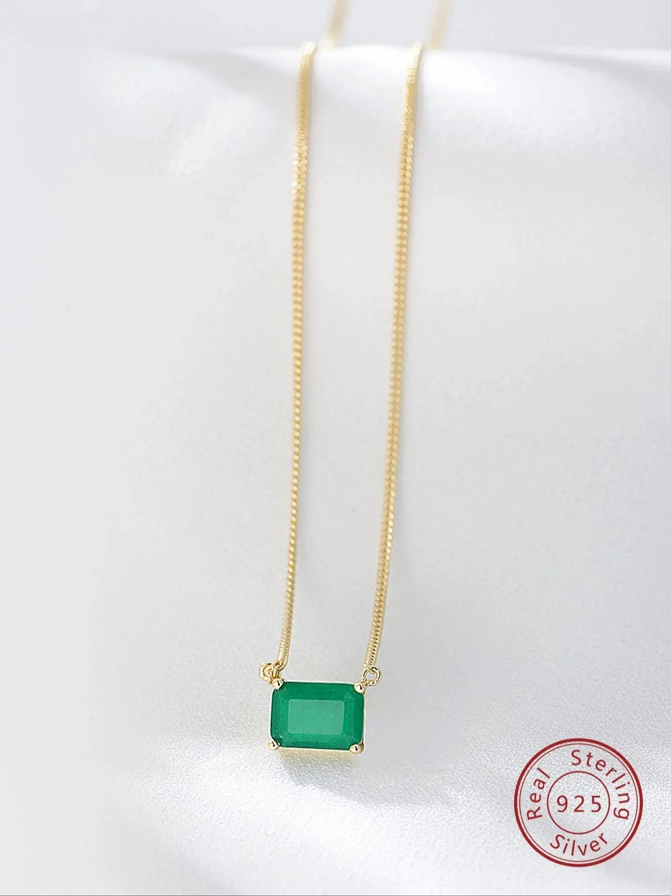 Emerald Elegance Necklace™